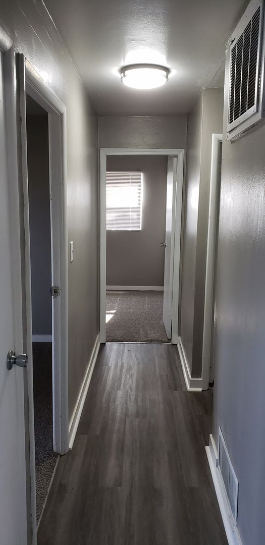 Building Photo - 3 Bedroom 1 bath