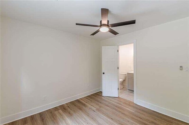 Building Photo - 525 Rosemont Dr