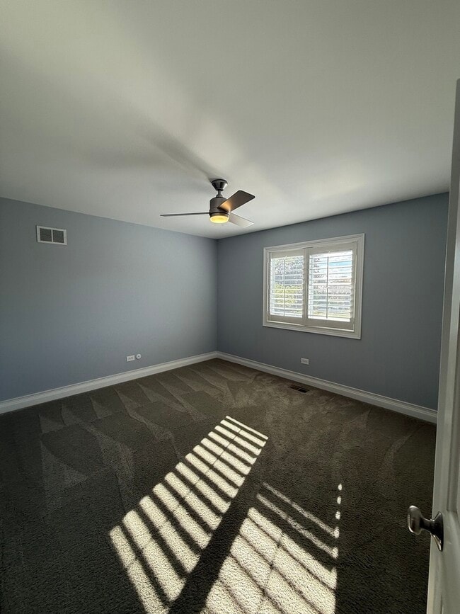 Building Photo - 551 83rd St