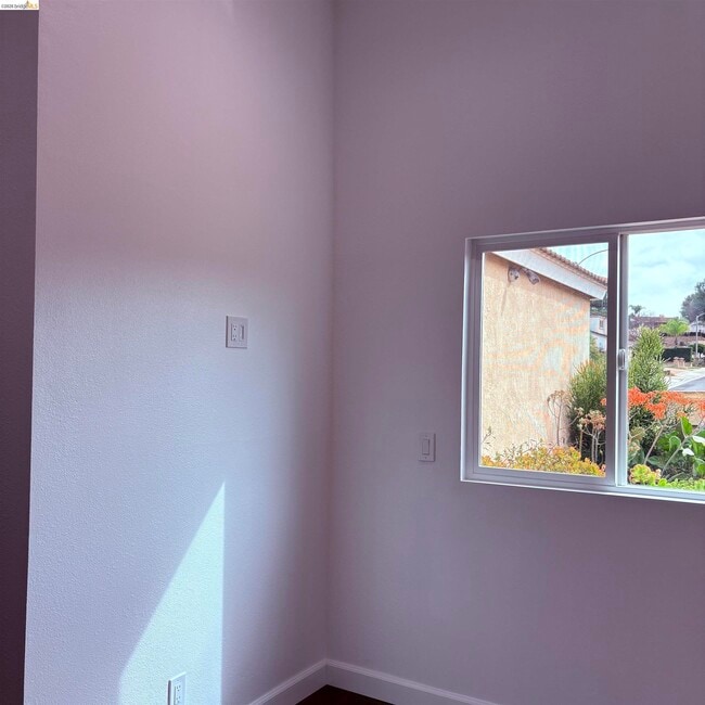 Building Photo - 1101 Hourglass Pl