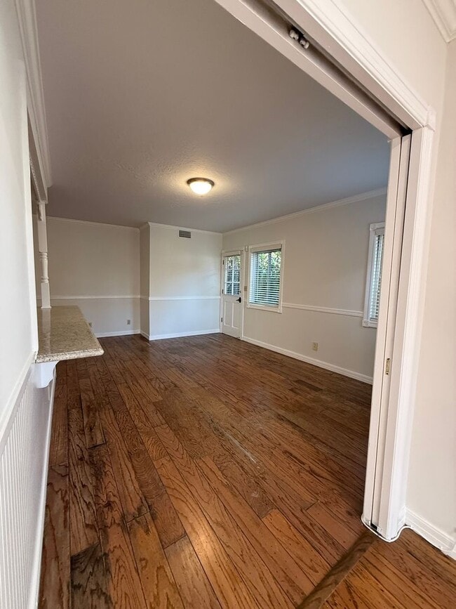 Building Photo - San Pedro 4 bedroom, 3 Bath Home with yard and Deck! Available NOW!