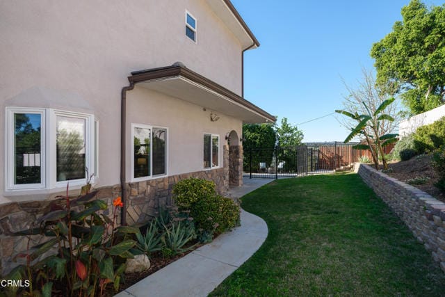 Building Photo - 4337 Vista Pl