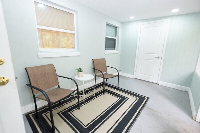 Building Photo - 3007 E 21st Ave