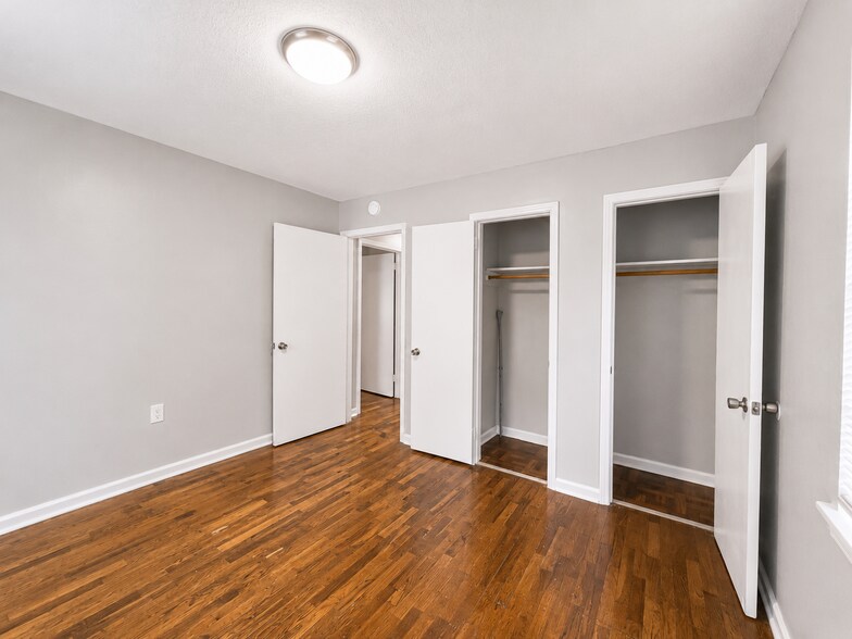 Building Photo - 25 Almo Dr