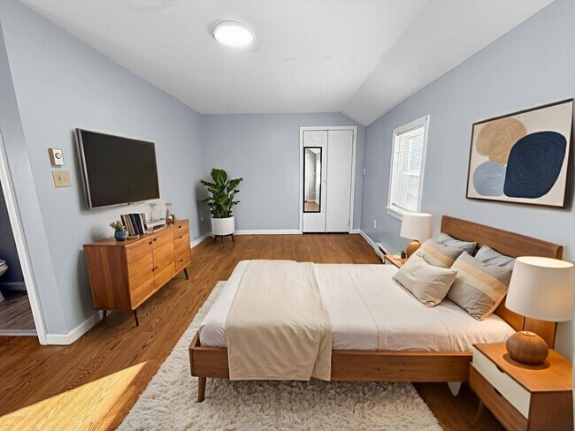 Building Photo - 2 North St