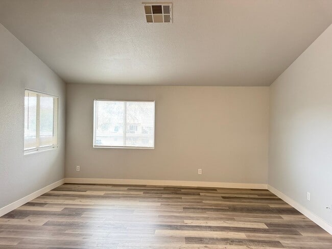 Building Photo - Charming 2-Bedroom, 1-Bath Condo