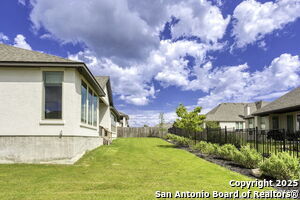 Building Photo - 3041 Bristow Pk