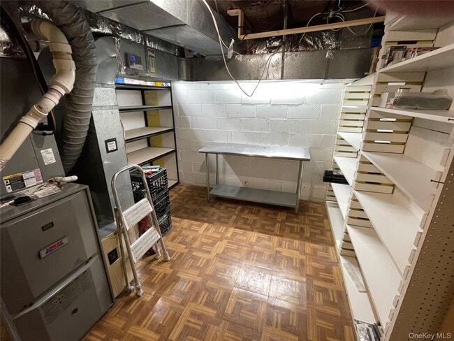 Building Photo - 18 Brewster Woods Dr