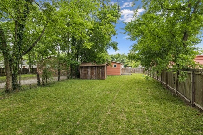 Building Photo - North Nashville Bungalow