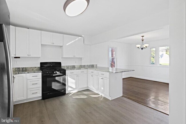 Building Photo - 423 Ingleside Ave