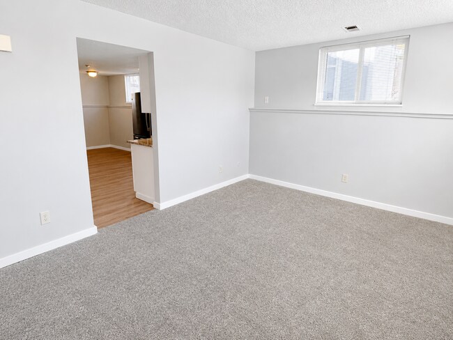 Building Photo - 2-Bed Denver Apartment Near Cherry Creek Trail & Garland Park