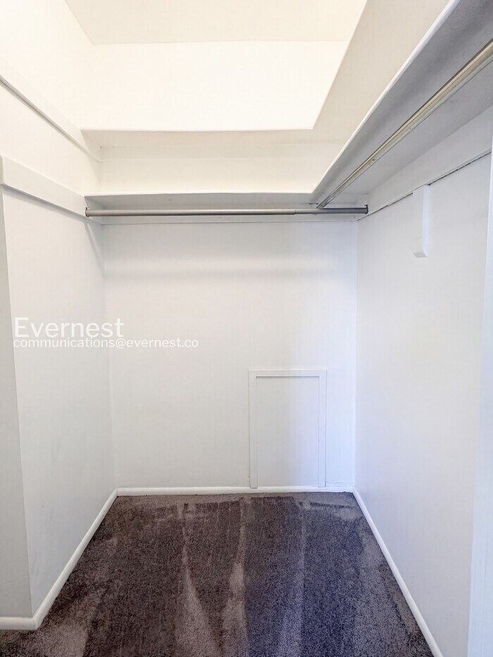 Building Photo - 10202 Prince Pl