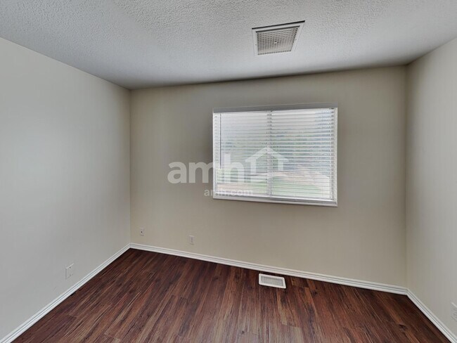 Building Photo - 129 W 1225 N