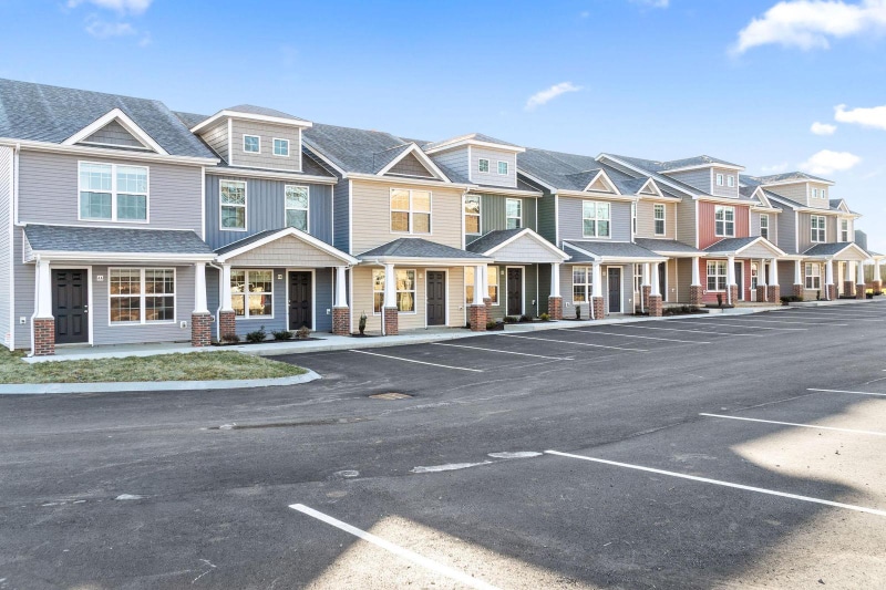 Building Photo - 645 Stowe Ct