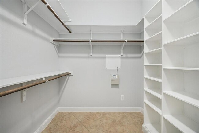 Building Photo - 17813 Kingfisher Ridge Dr