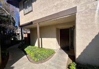 Building Photo - Sparkling and Spacious 3 bed/ 3 bath Townh...