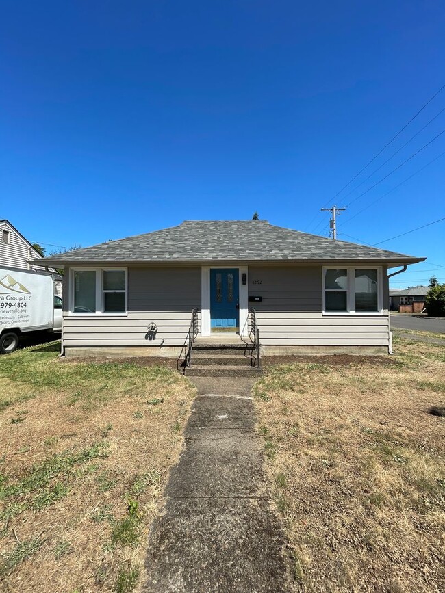 Building Photo - HOME, BEAUTIFUL HOME!