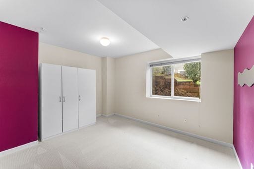 Building Photo - Move-in ready! Large four bedroom home!