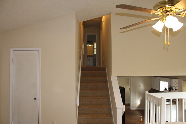 Building Photo - 1410 Ashbrook Dr NW