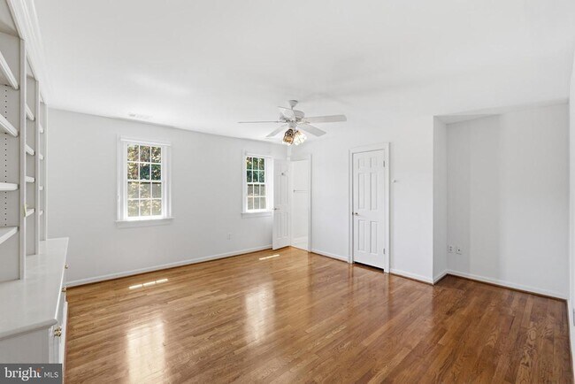 Building Photo - 9904 Hall Rd