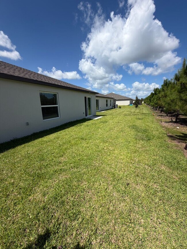 Building Photo - 5792 Red Kite Dr