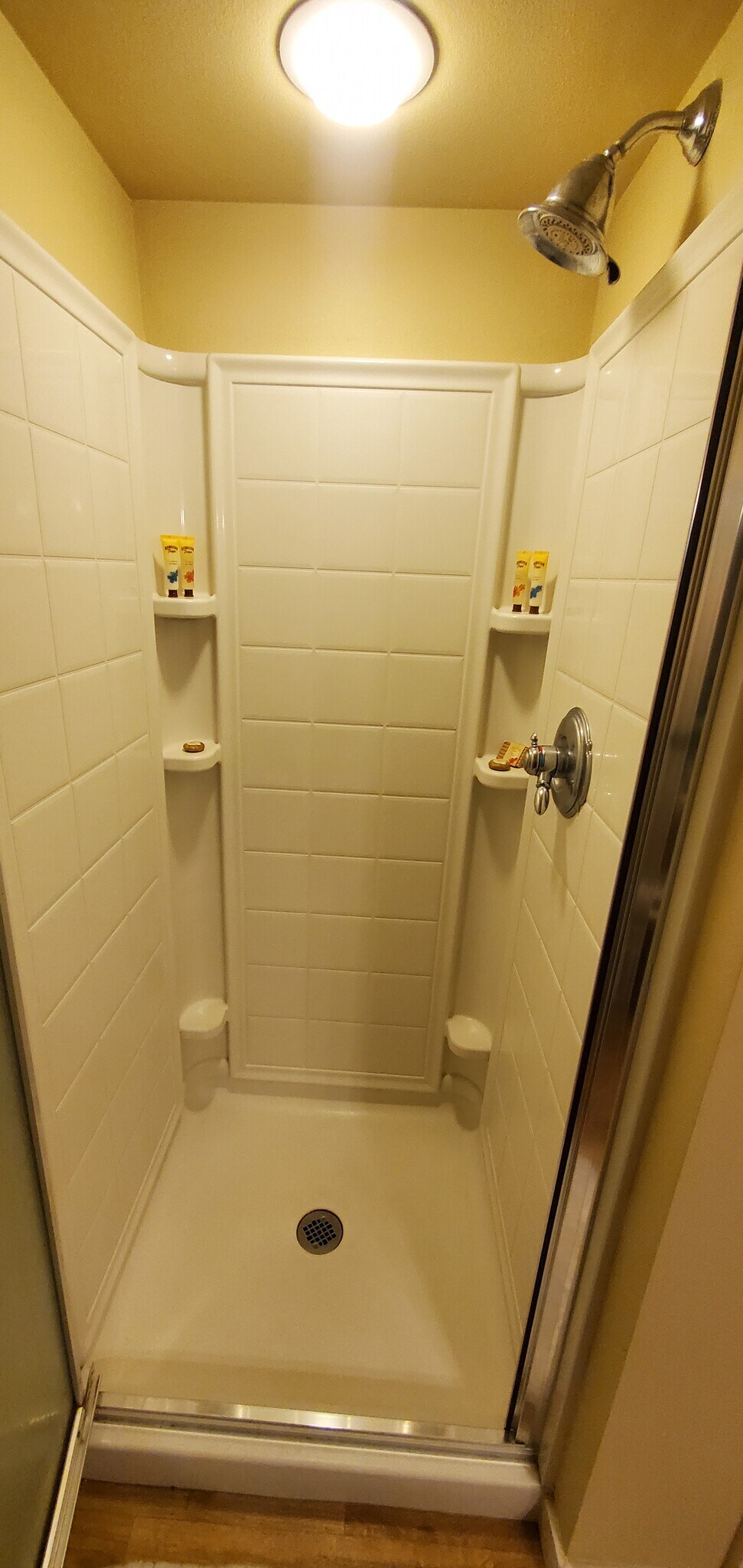 Building Photo - 1611 Vernon Rd