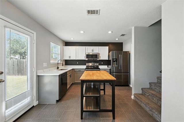 Building Photo - 1631 Seabreeze Dr