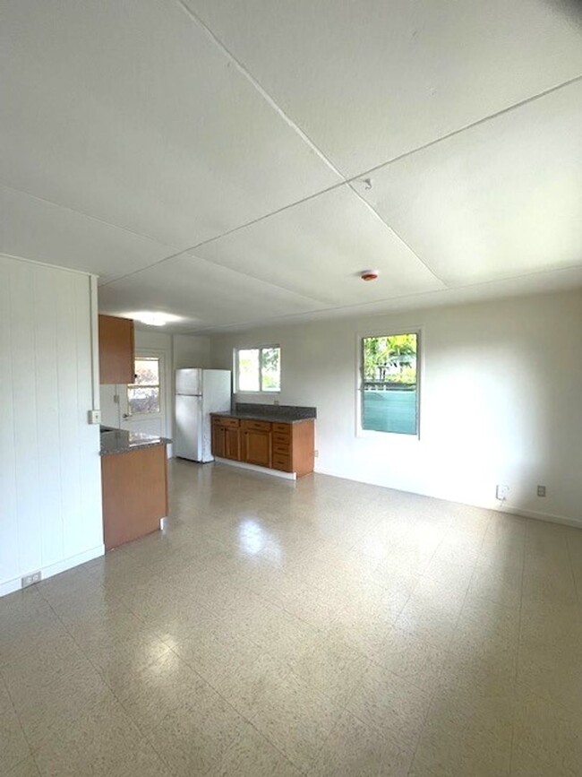 Building Photo - 2 Bed/ 1 Bath with Parking in Kailua