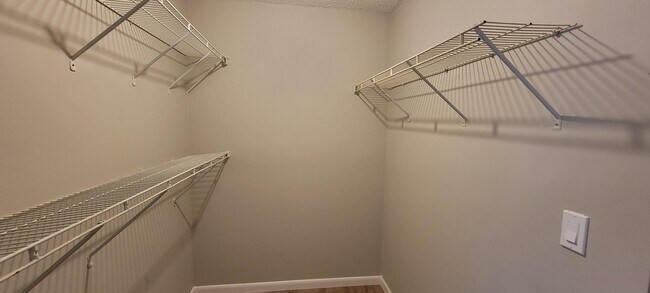 Building Photo - 2936 SW 22nd Cir