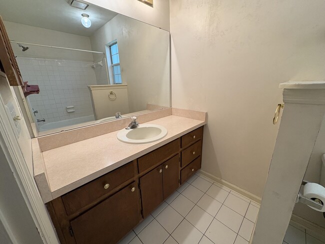 Building Photo - 460 Merlin Ct