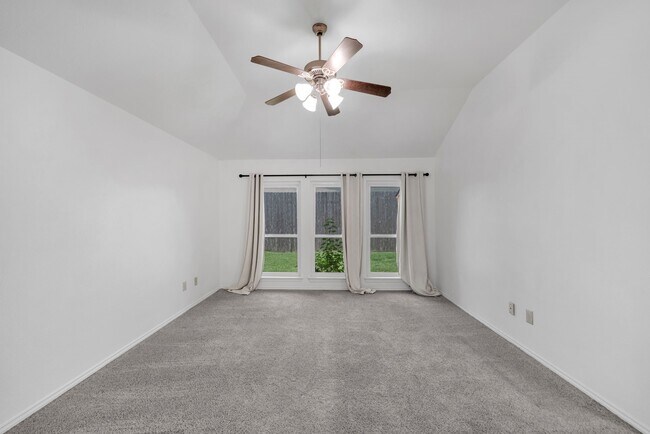 Building Photo - 28223 Fantail Dr