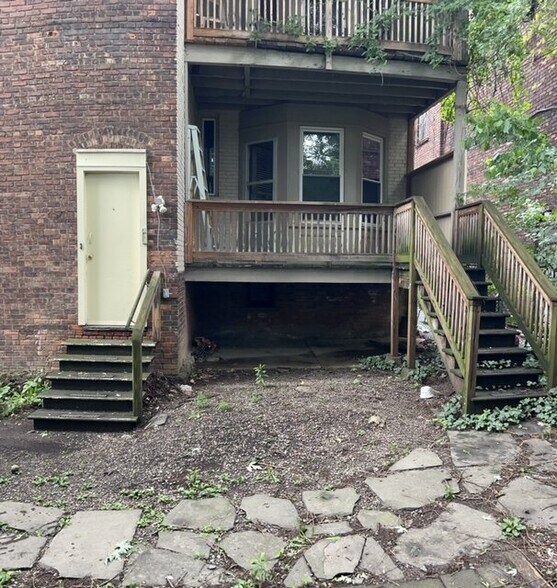 Building Photo - 548 Madison Ave