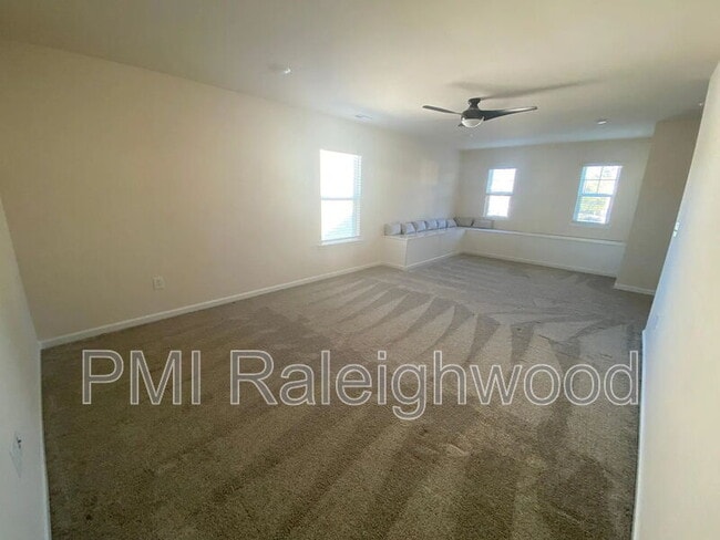 Building Photo - 2124 Fox Chapel Pl