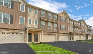 Building Photo - 1817 Shady Ln