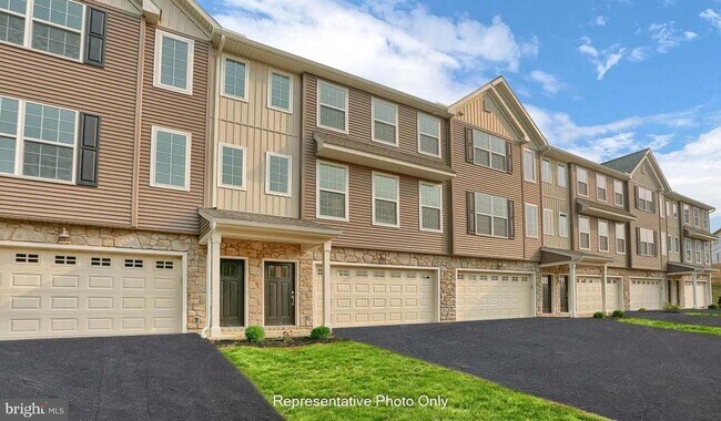 Primary Photo - 1817 Shady Ln