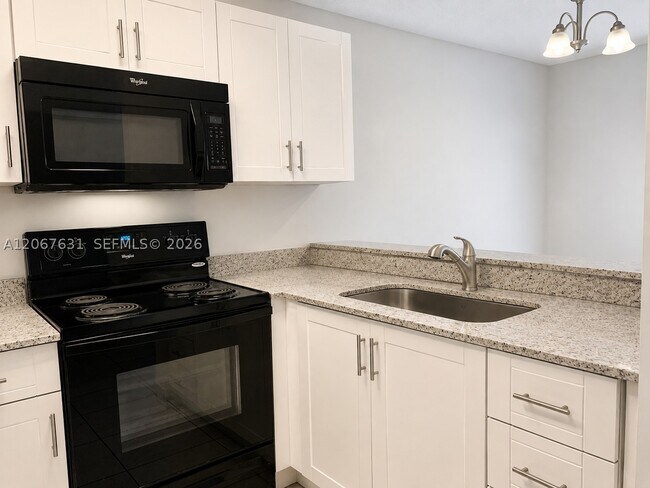 Building Photo - 9221 SW 138th Pl
