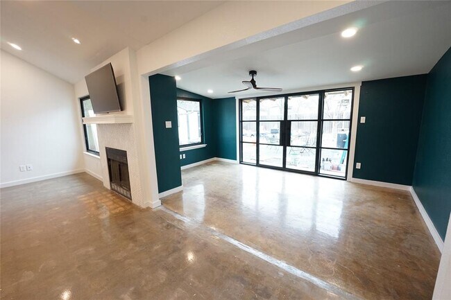 Building Photo - 8006 Tiffany Dr