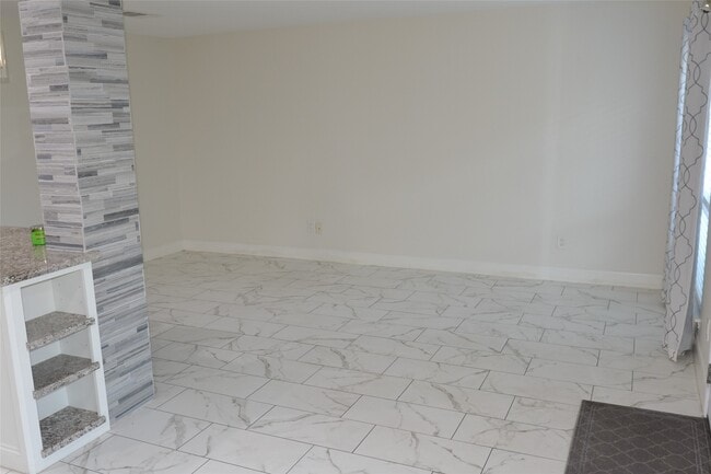 Building Photo - 2379 Briarwest Blvd