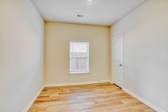 Building Photo - 456 Beechwood Hacienda Dr