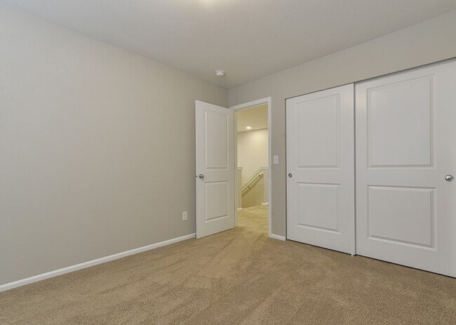 Building Photo - Maple Valley Stunning 5+ Bedroom 2.75 Bath
