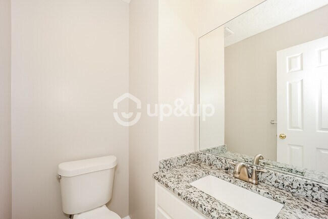 Building Photo - Fantastic 3bd/2.5ba home! Coming soon!