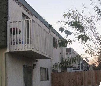 Building Photo - 934 S Barrett Rd