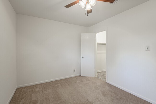 Building Photo - 2105 Avenue N