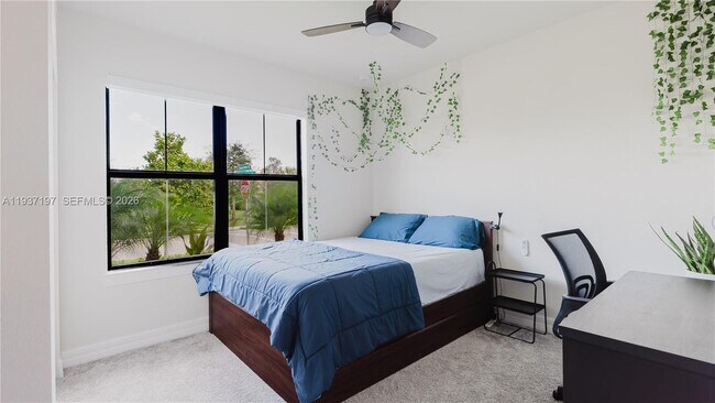 Building Photo - 3001 Hibiscus Ave