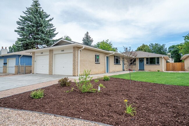 Building Photo - Charming Fully Remodeled 2 Bedroom, 1 Bath Duplex