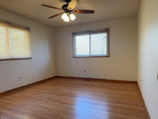 Building Photo - 580 N State St