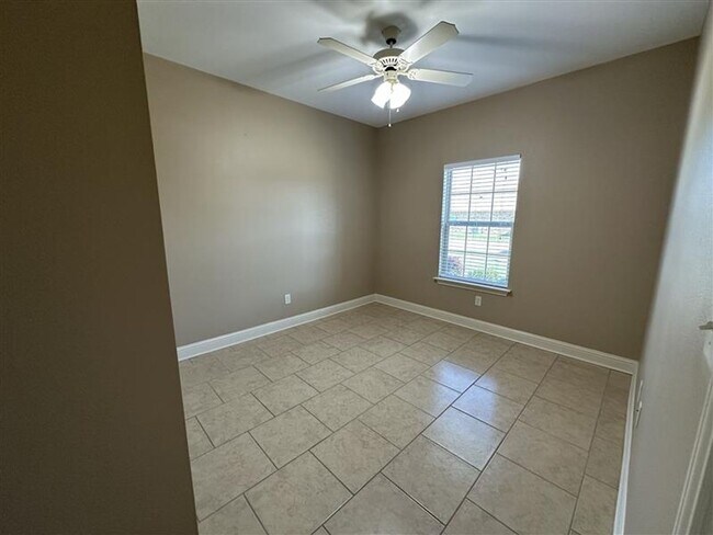 Building Photo - 4014 Mobley Cir