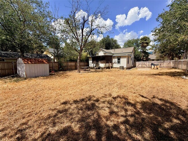 Building Photo - 1509 Willow St
