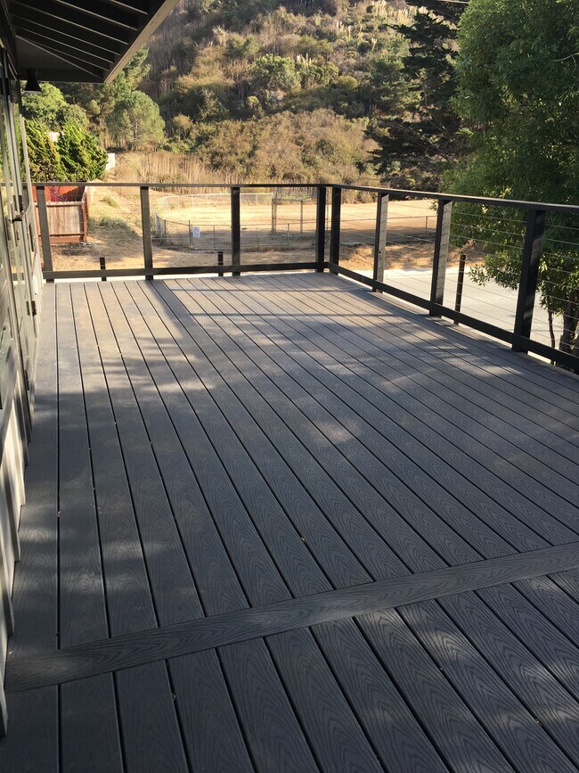 Building Photo - 1011 Big Bend Dr