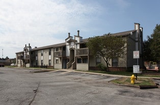 Building Photo - The Lodge Apartments